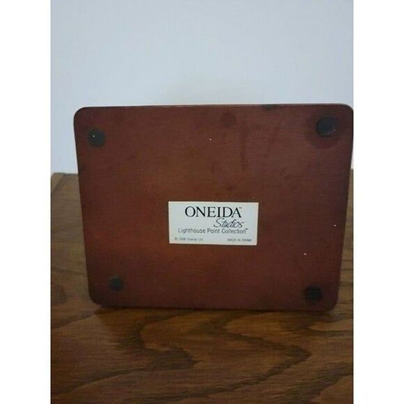 Oneida Studios Point Collection Lighthouse Minots Ledge, MA 1998 - Picture 6 of 6